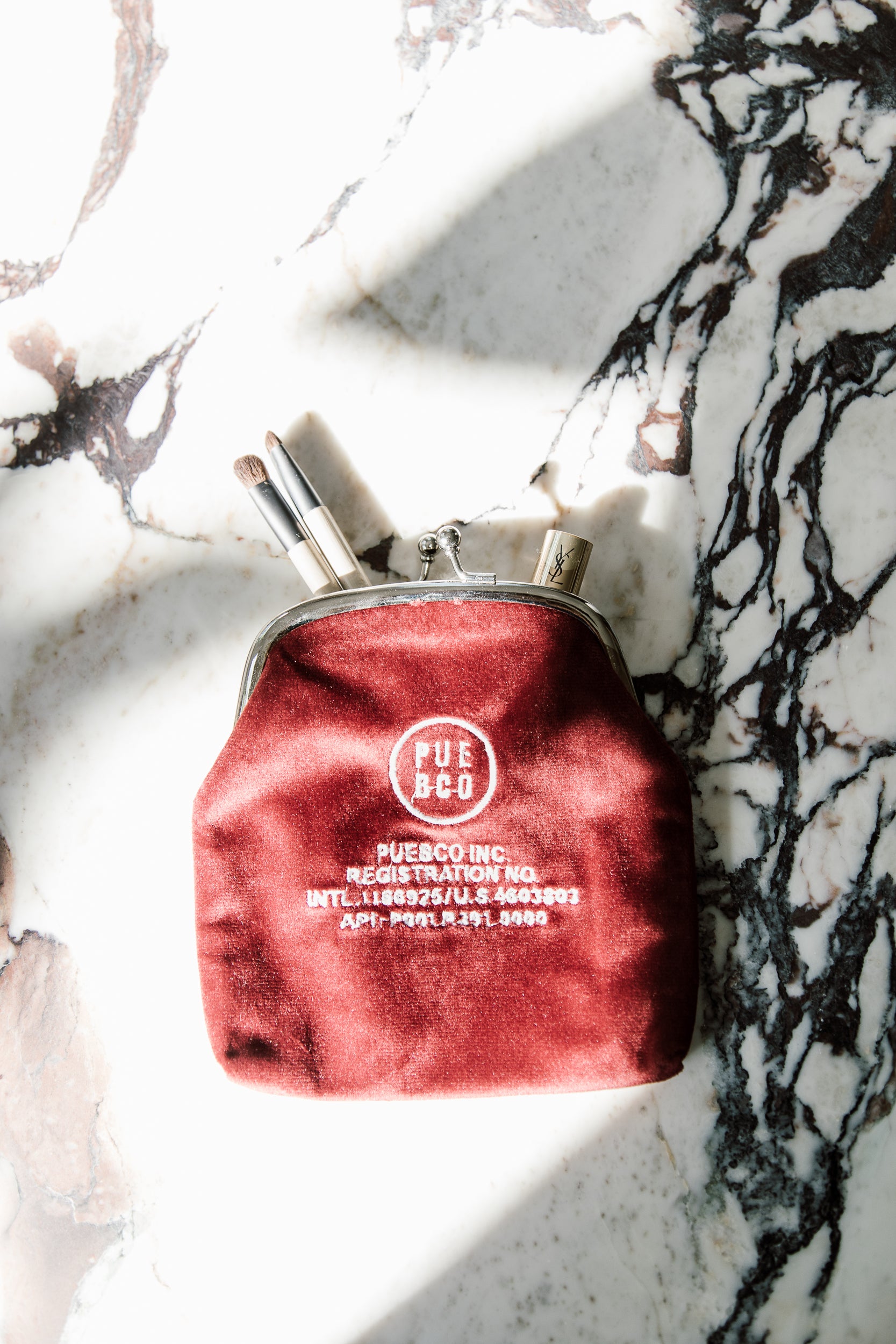 velvet-frame-pouch-burgundy-design-by-puebco