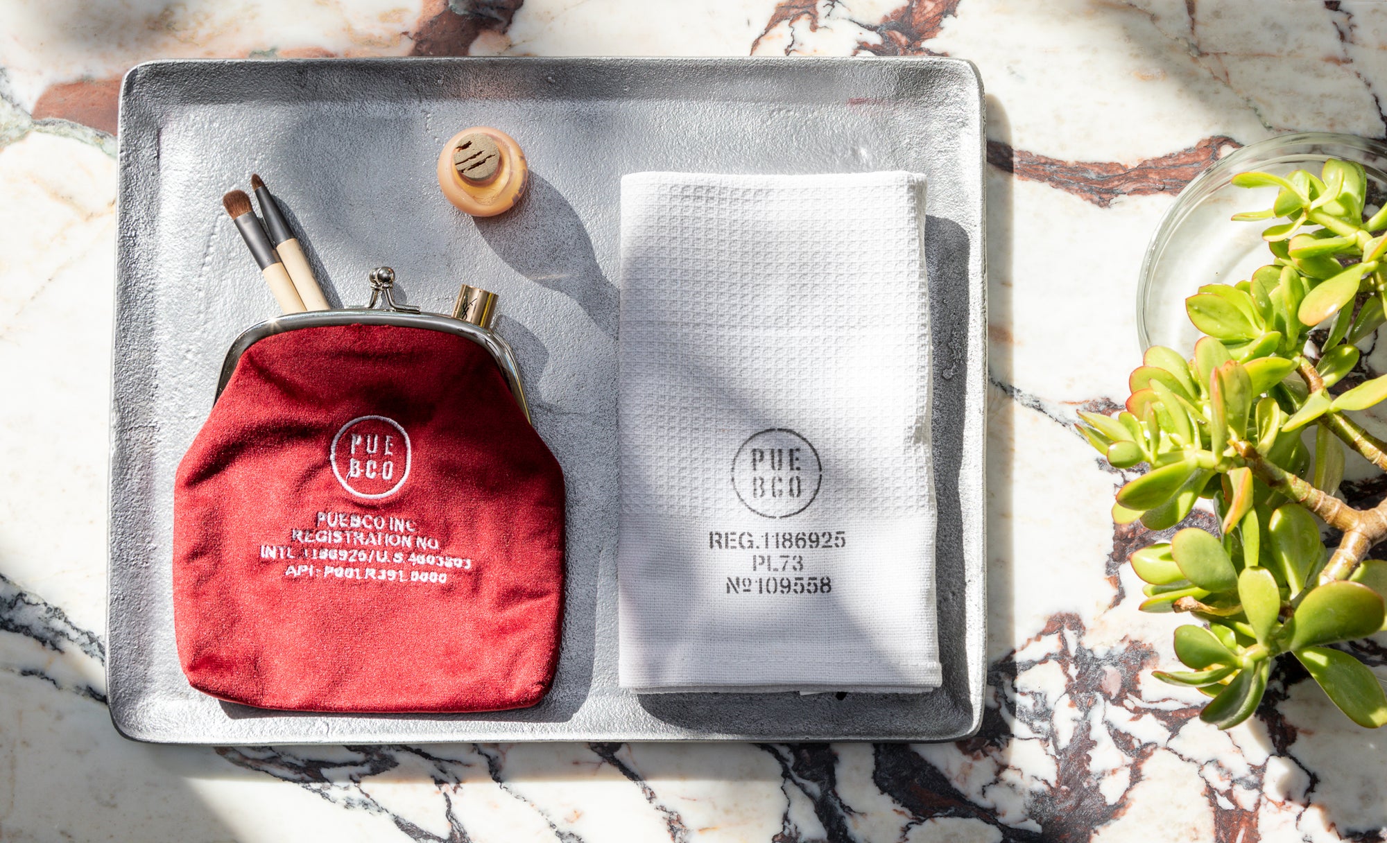 velvet-frame-pouch-burgundy-design-by-puebco