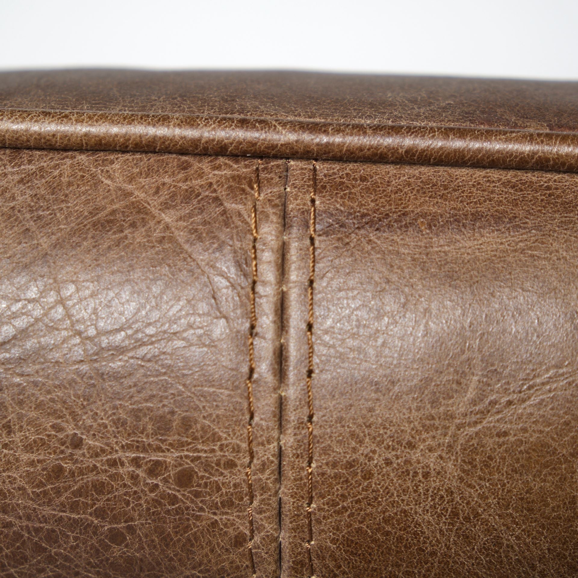 Flavelle Leather Accent Chair Mercana Mer 68575 12