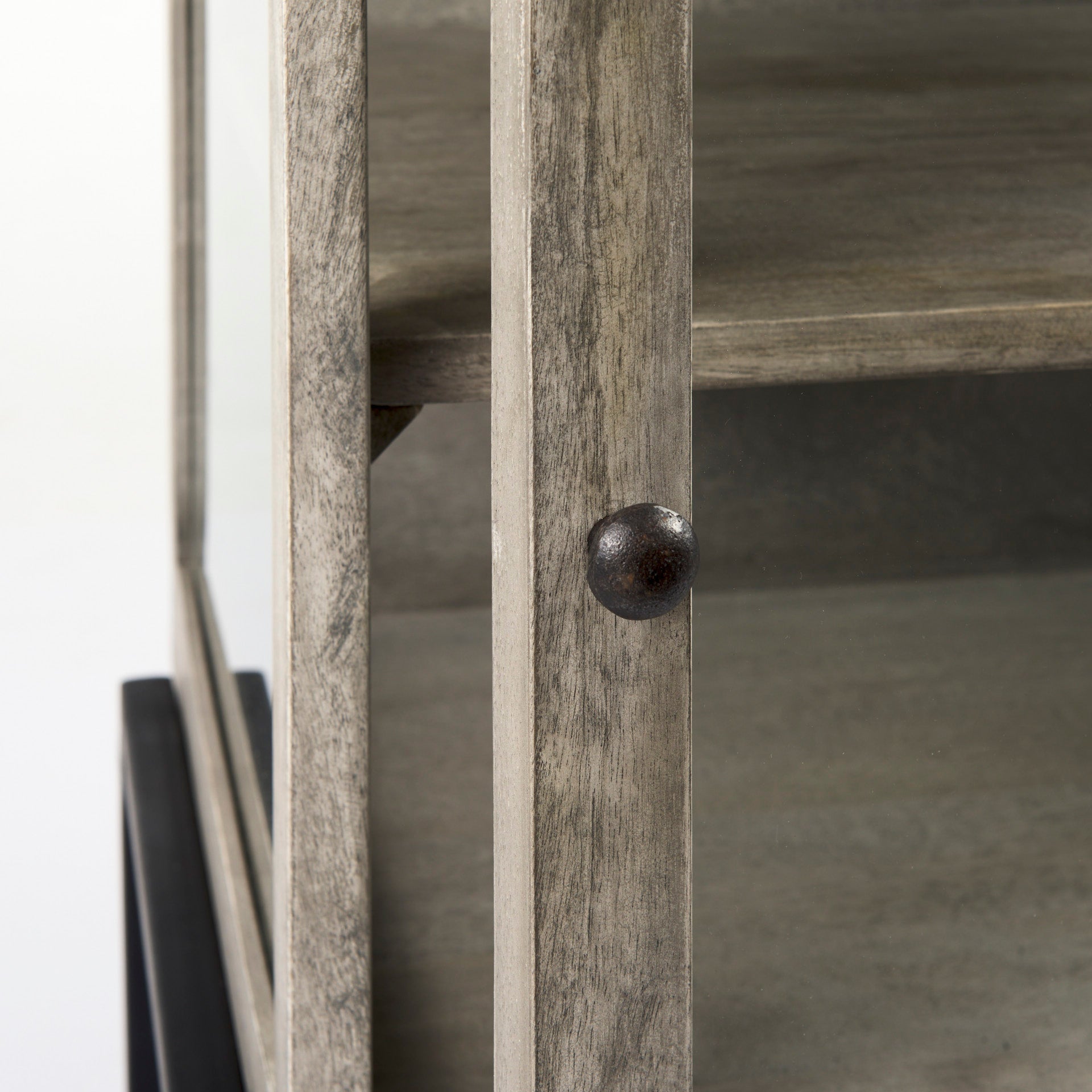 Arelius End Side Table Mercana Mer 69207 44