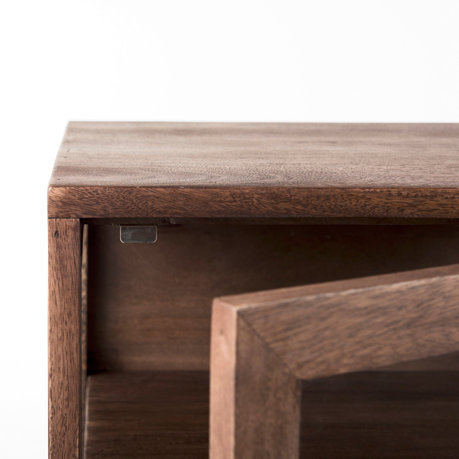 Arelius End Side Table Mercana Mer 69207 33