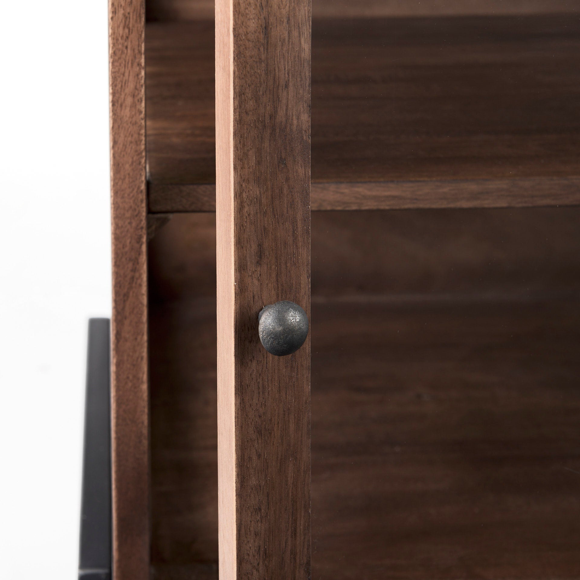 Arelius End Side Table Mercana Mer 69207 38