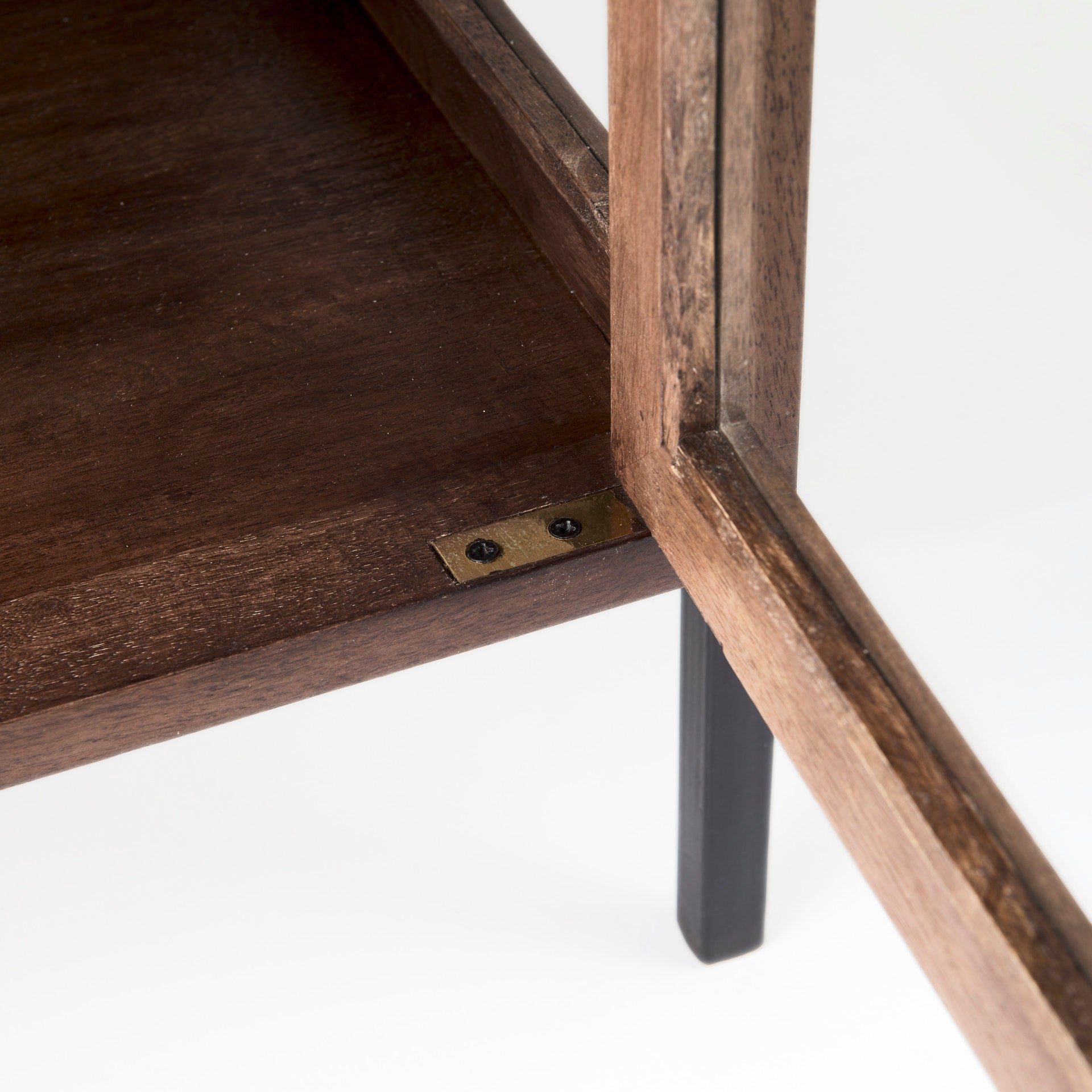 Arelius End Side Table Mercana Mer 69207 43