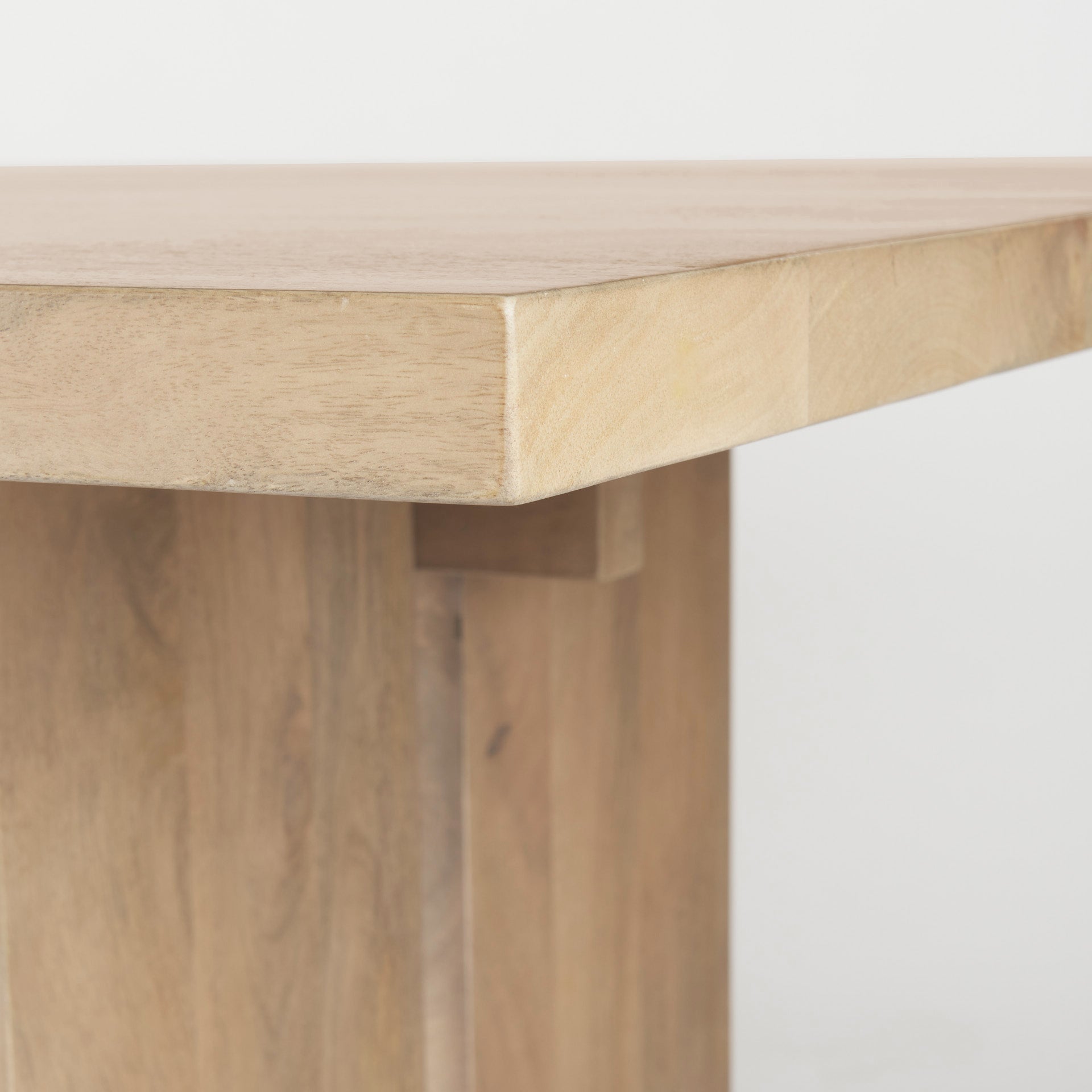 Aida Dining Table Mercana Mer 69200 11