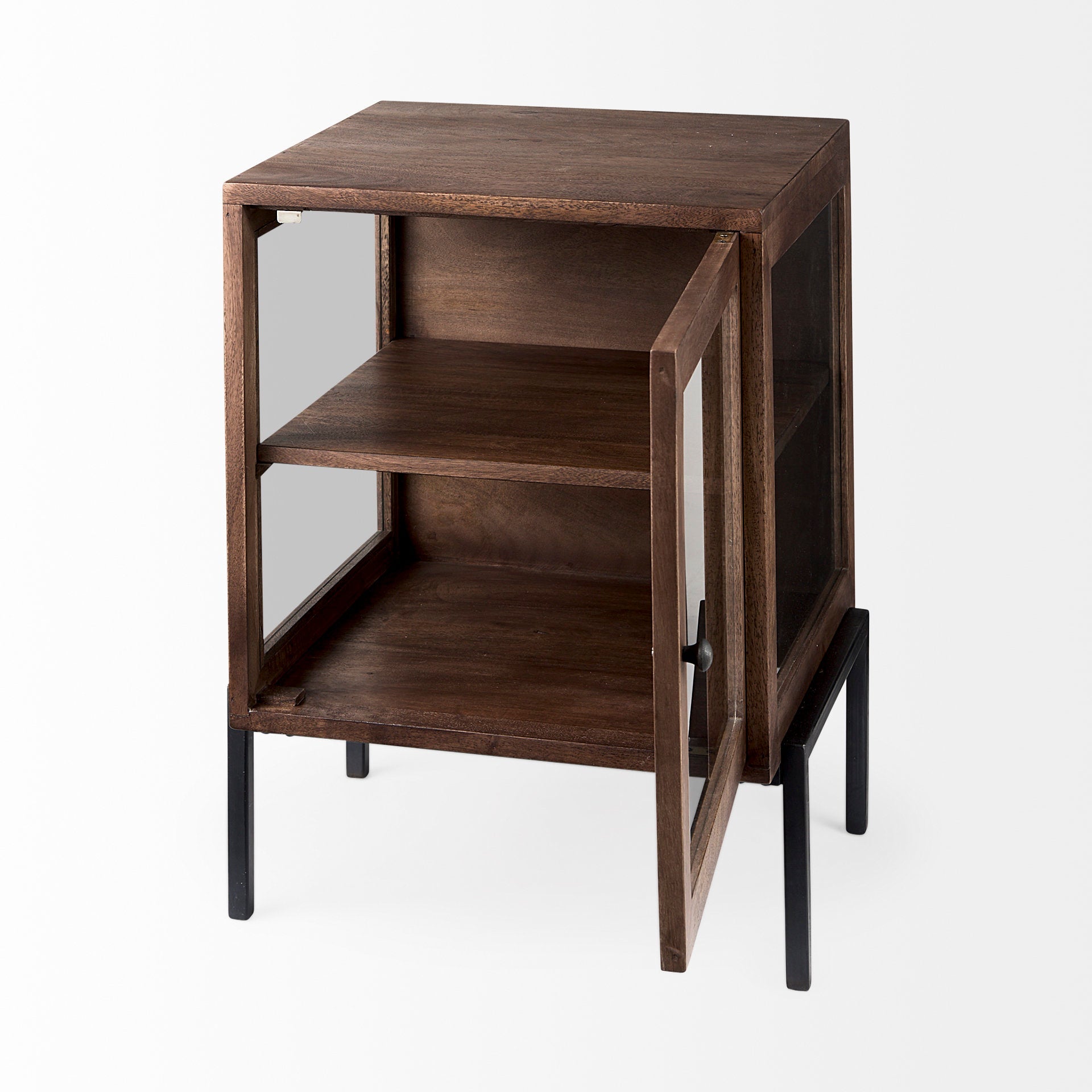 Arelius End Side Table Mercana Mer 69207 18