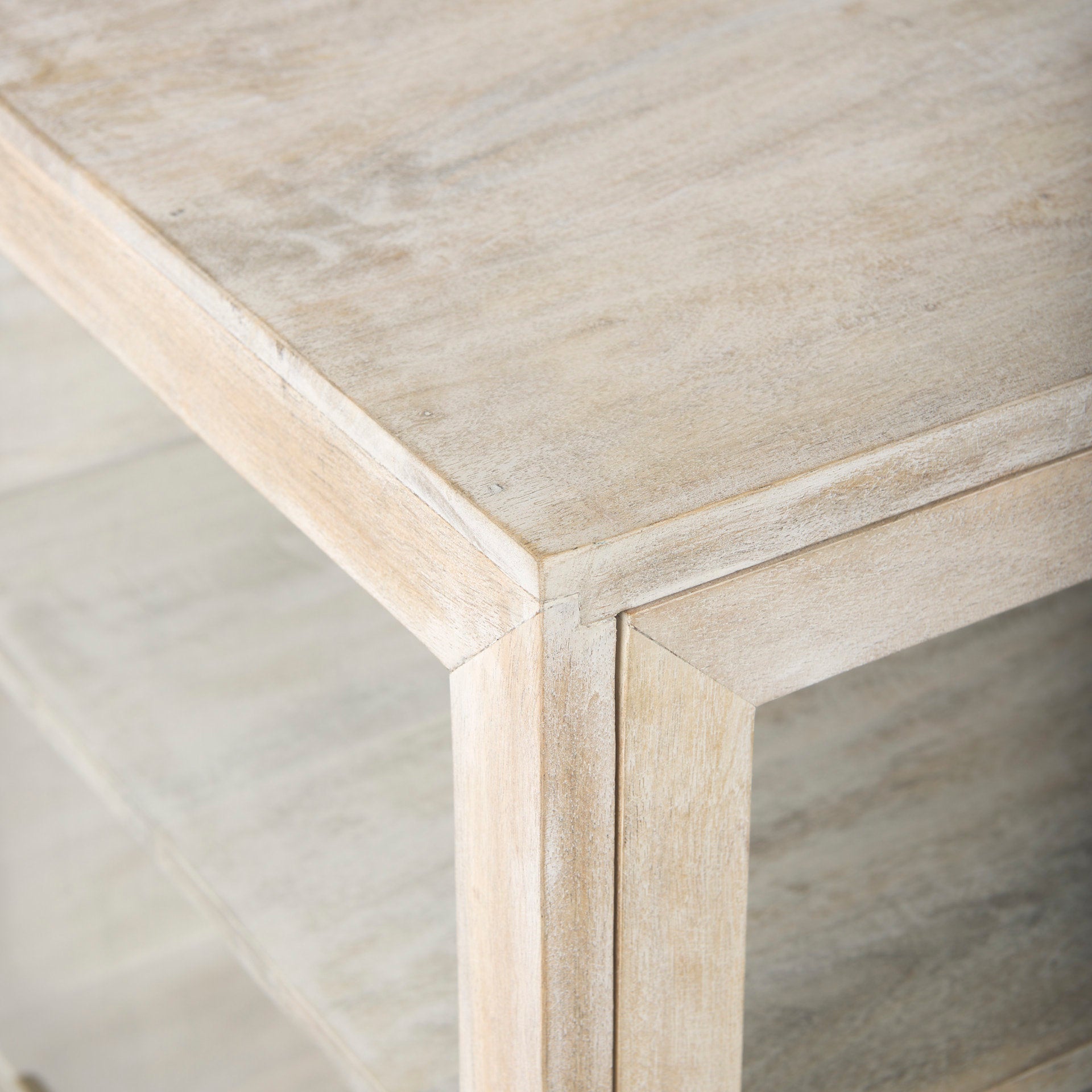 Arelius End Side Table Mercana Mer 69207 30