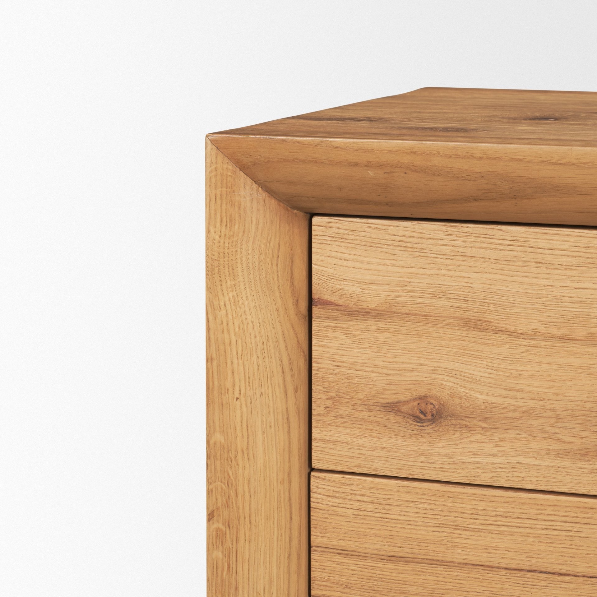 Belford Closed Nightstand Mercana Mer 71236 16