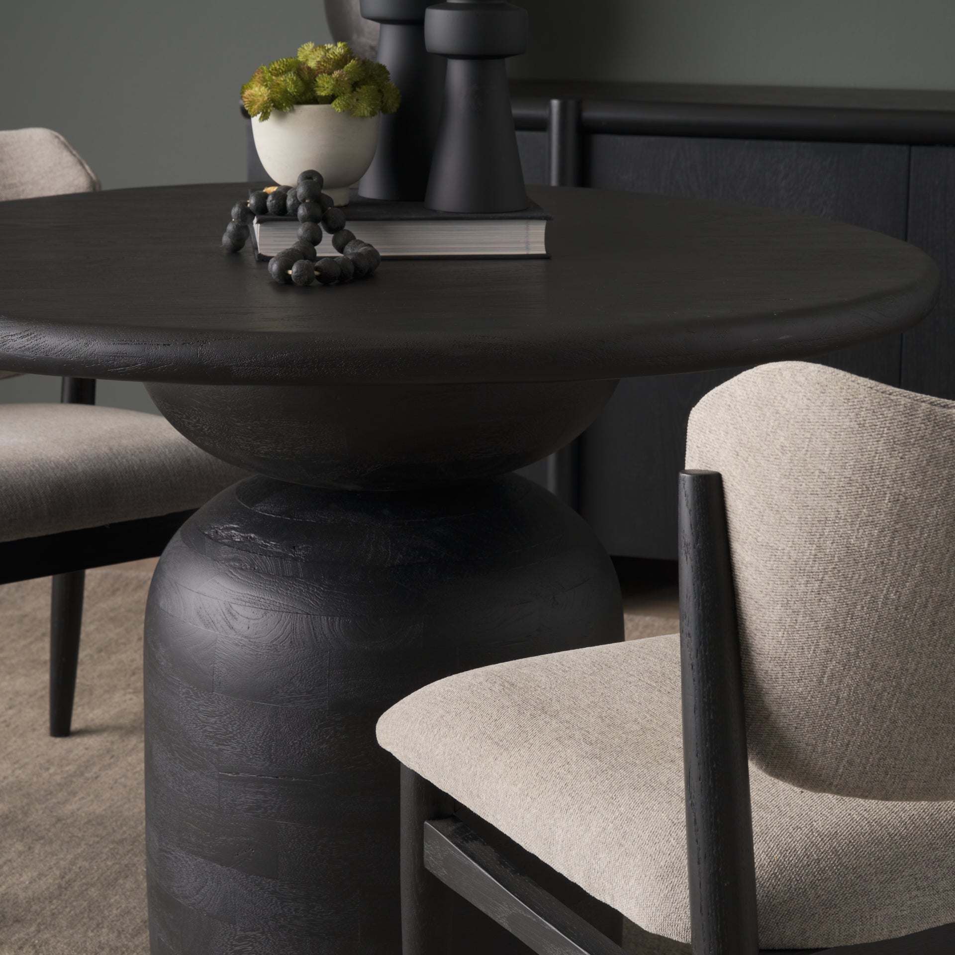 Atlas Dining Table Mercana Mer 71219 Ab 26