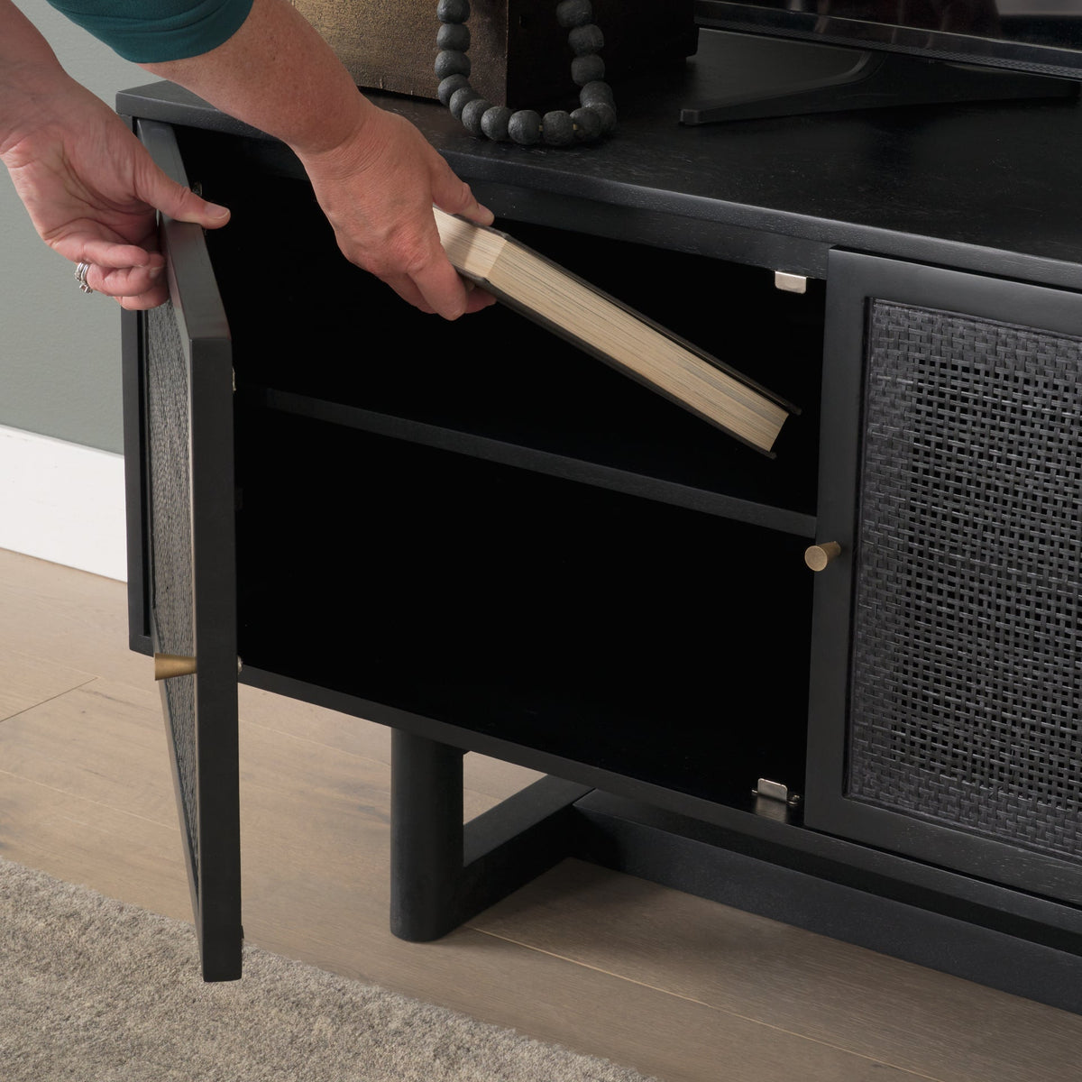 Grier Media Console Mercana Mer 71143 13