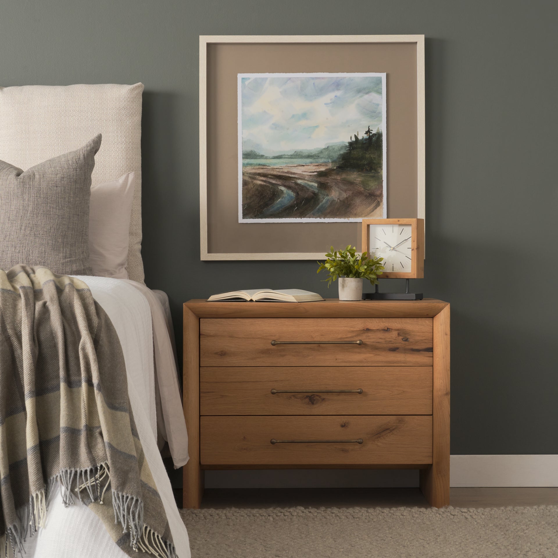 Belford Closed Nightstand Mercana Mer 71236 26
