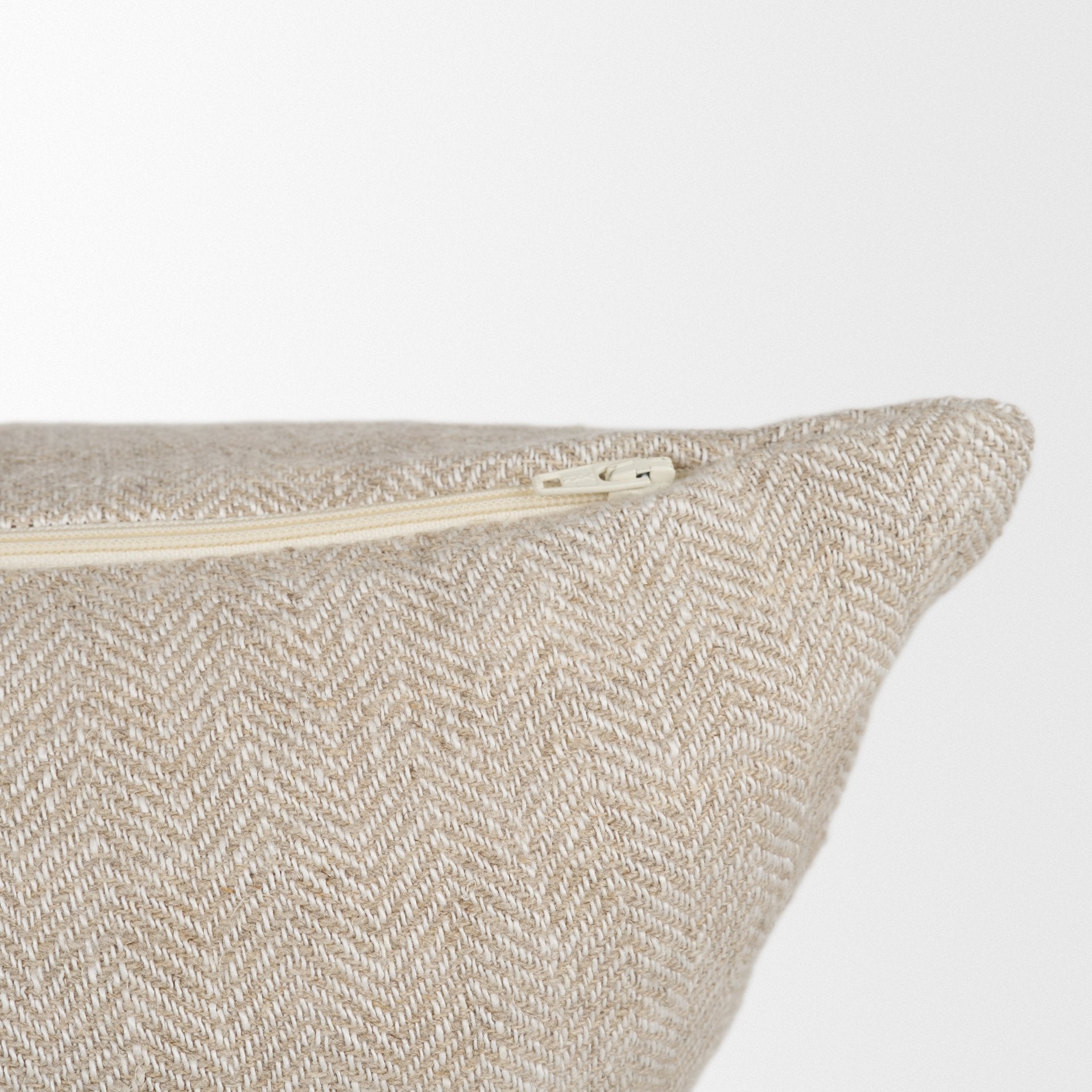 Hunter Decorative Pillow Mercana Mer 71434 10