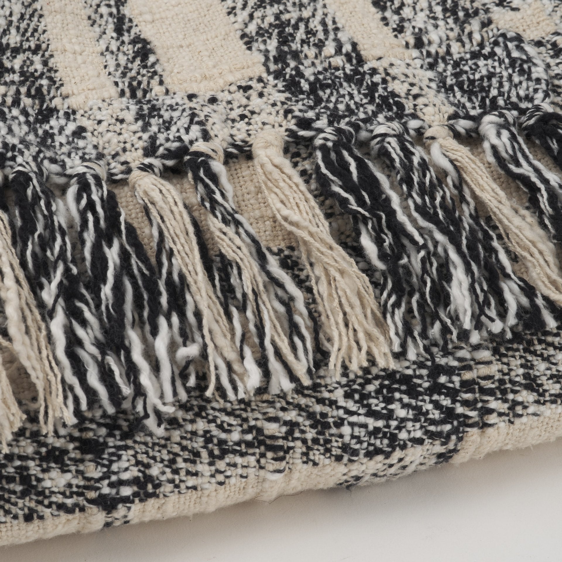 Pendle Black Plaid Cotton Throw Blanket Mercana Mer 71450 5