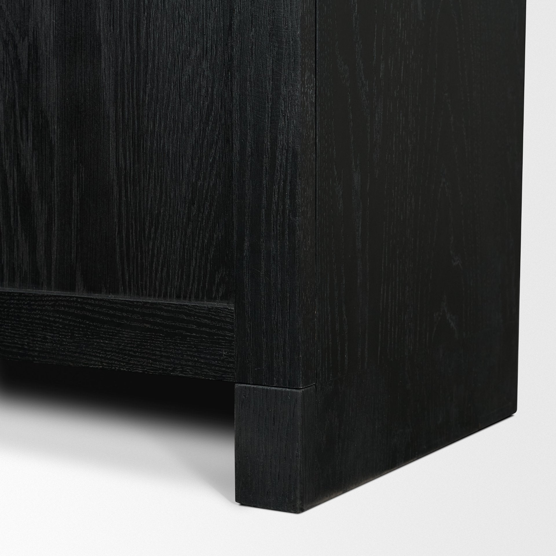 Henry Curio Cabinet Mercana Mer 71327 18