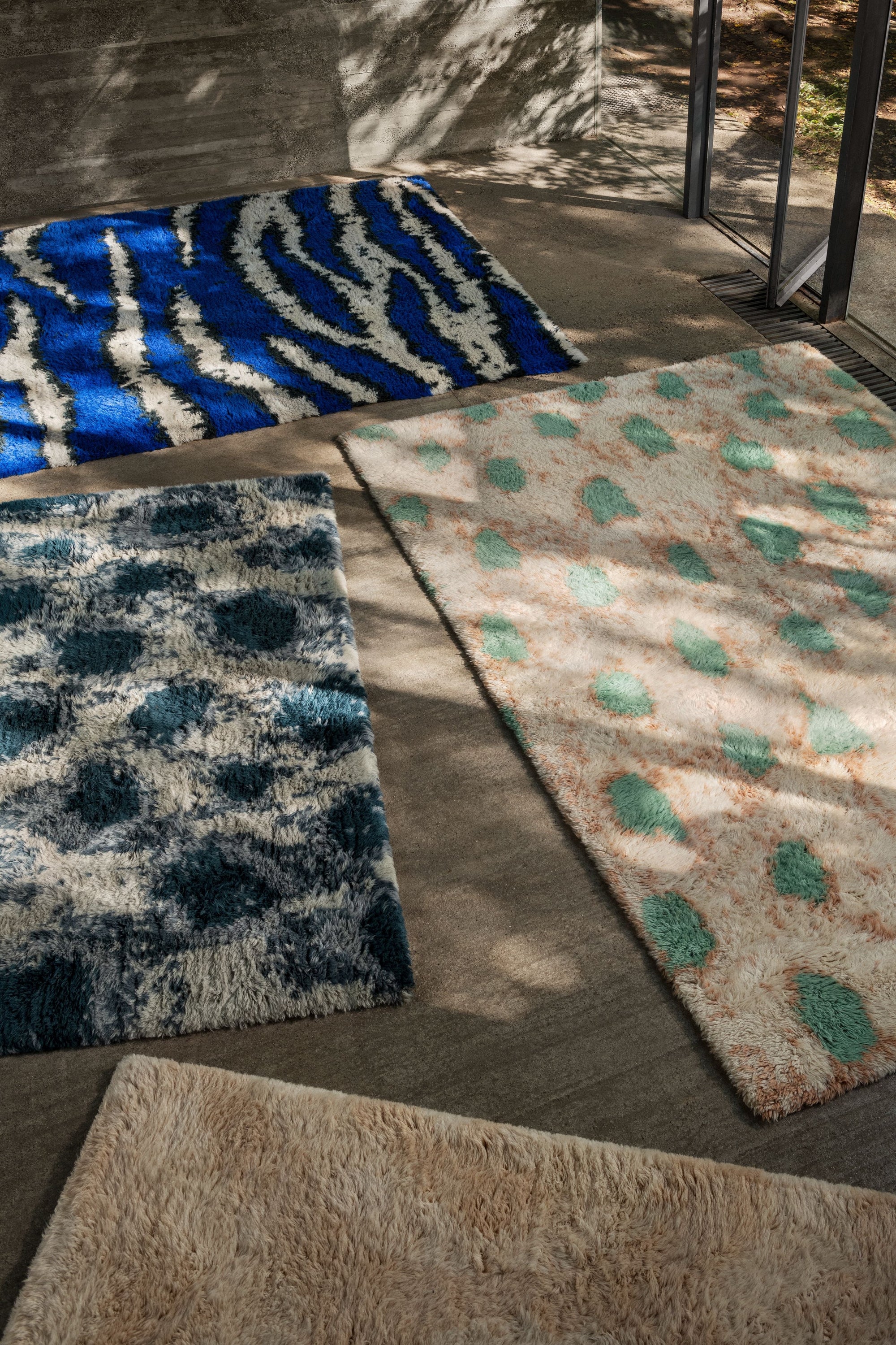 monster ultramarine blue off white rug by hem 30490 7