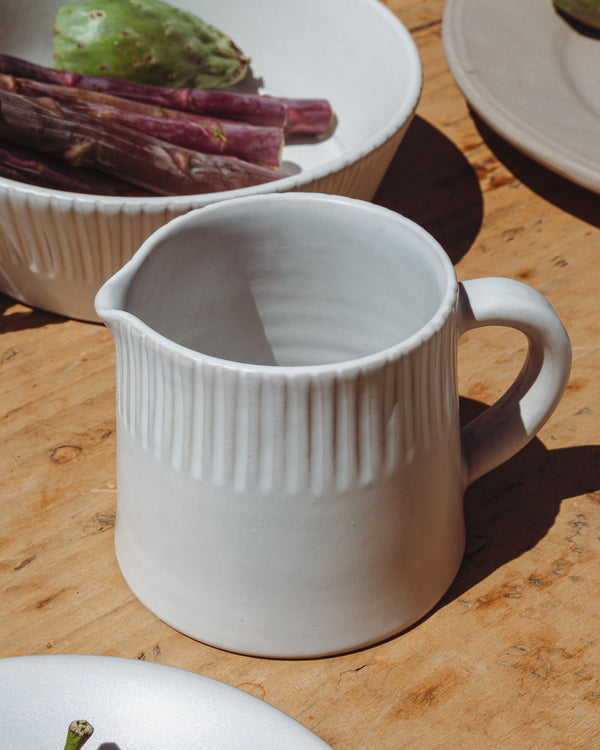Stripes Matte White Pitcher Uvn 1000110 5
