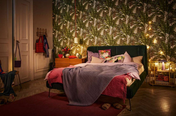 Jungle Leaf Large Floral Wallpaper in Green/White/Beige