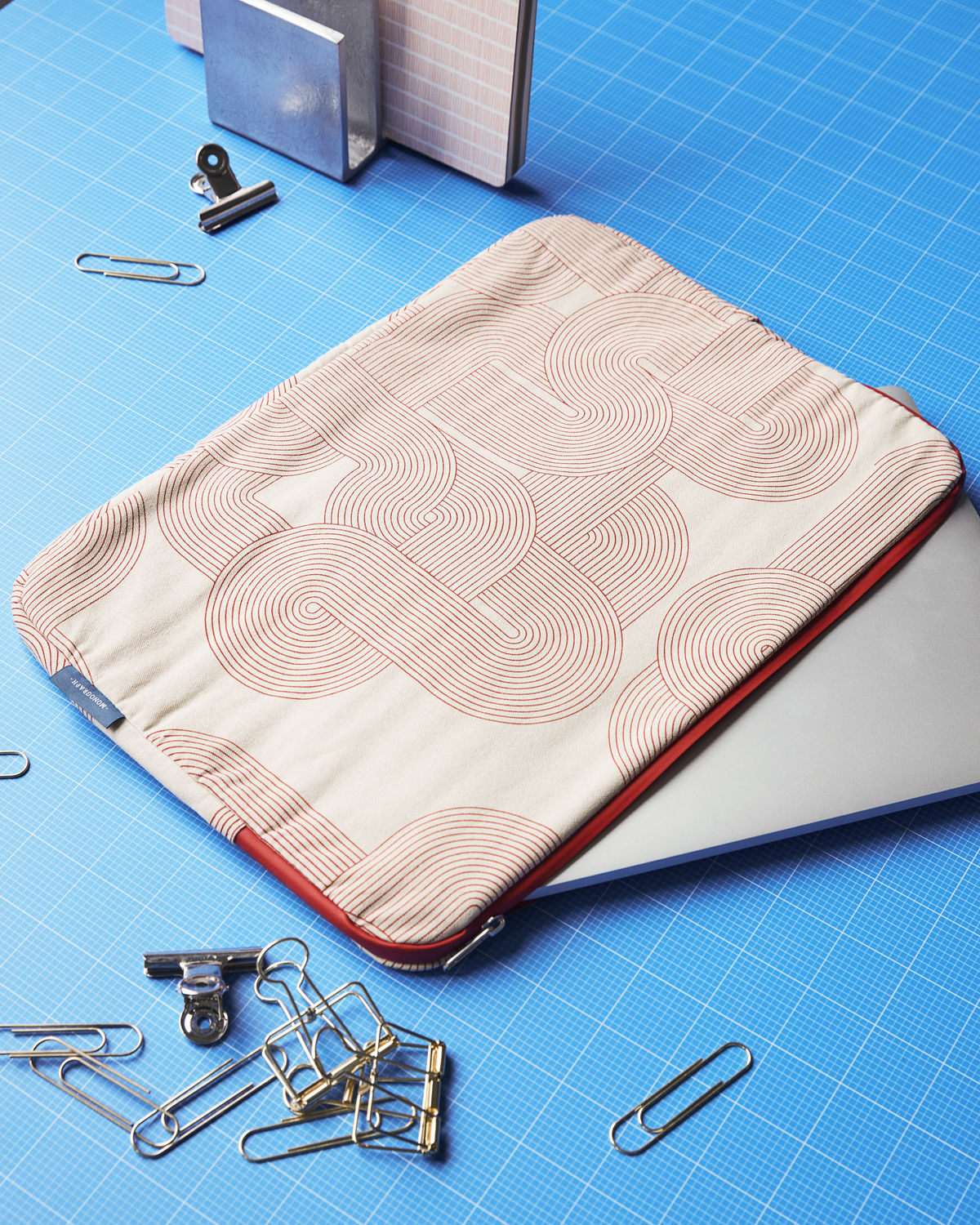bump computer sleeve red sand 4