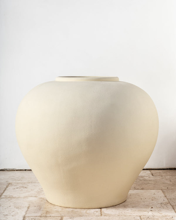 Grand Outdoor Resin Vessel Moon Garden 10