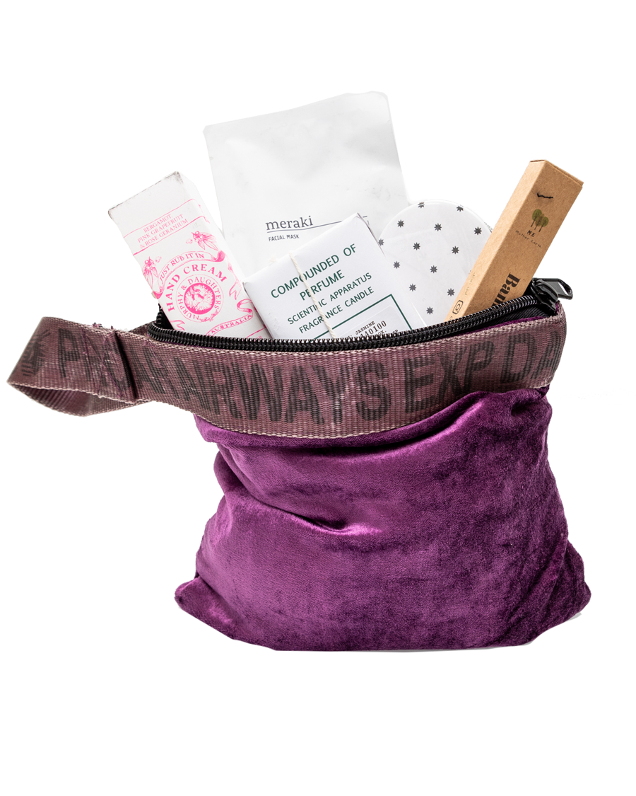 Welcome Guest Pouch with Candles Gift Set