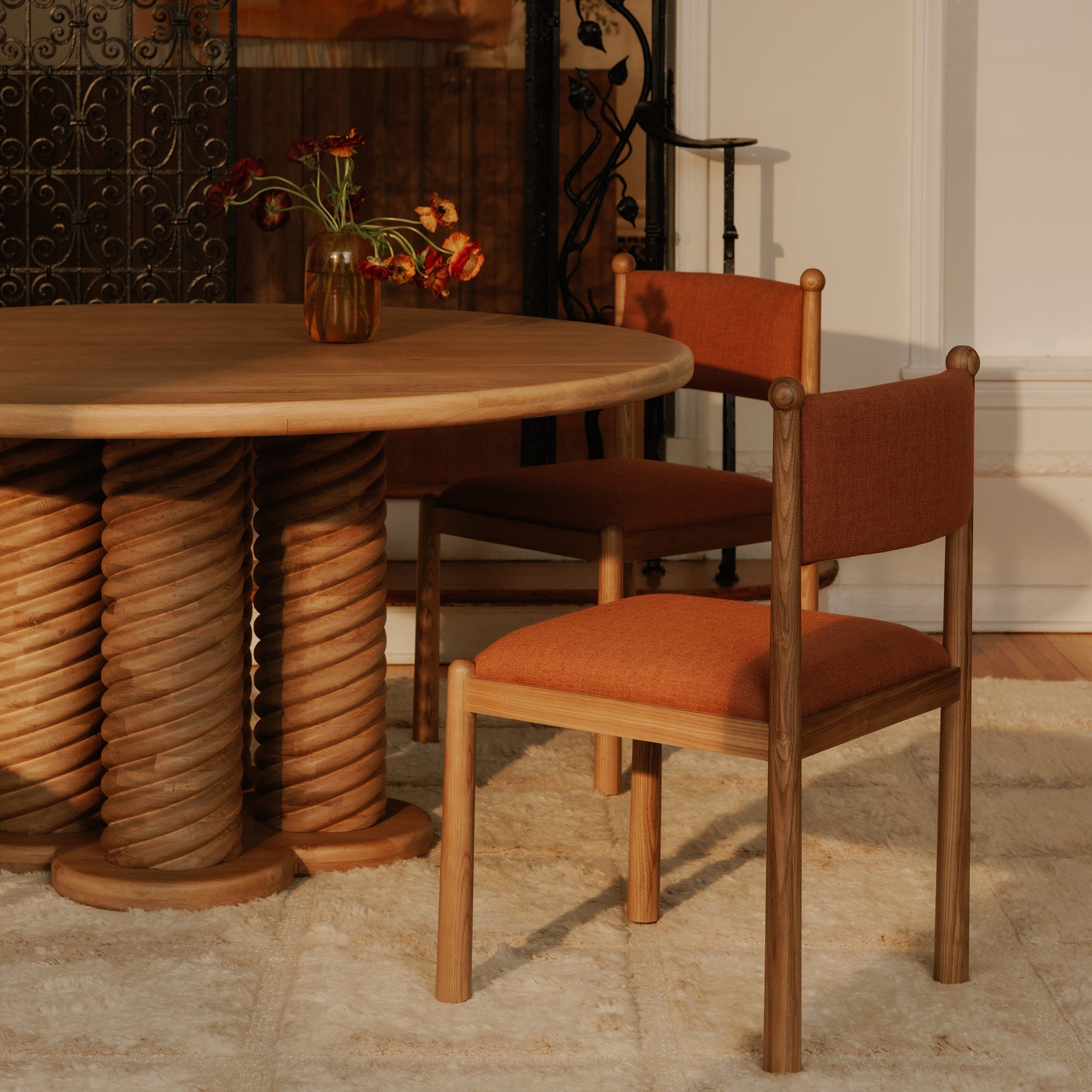 Treccia Round Dining Table Moes Home Collection Mhc Bb 1028 24 0 4