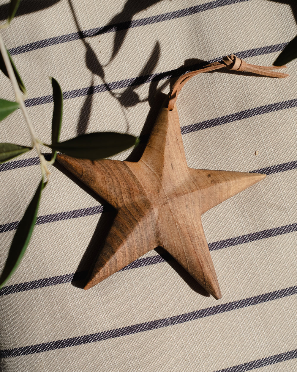 Walnut Star Ornament Uvn 2000126 5