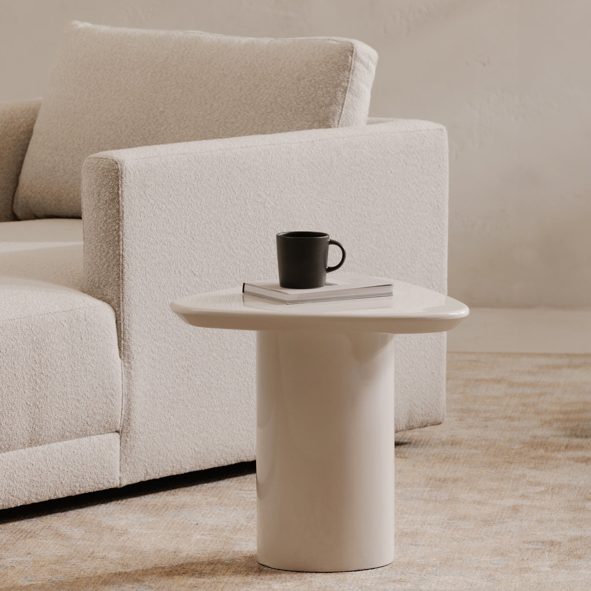 Eden Accent Table Moes Home Collection Mhc Ew 1018 02 0 14