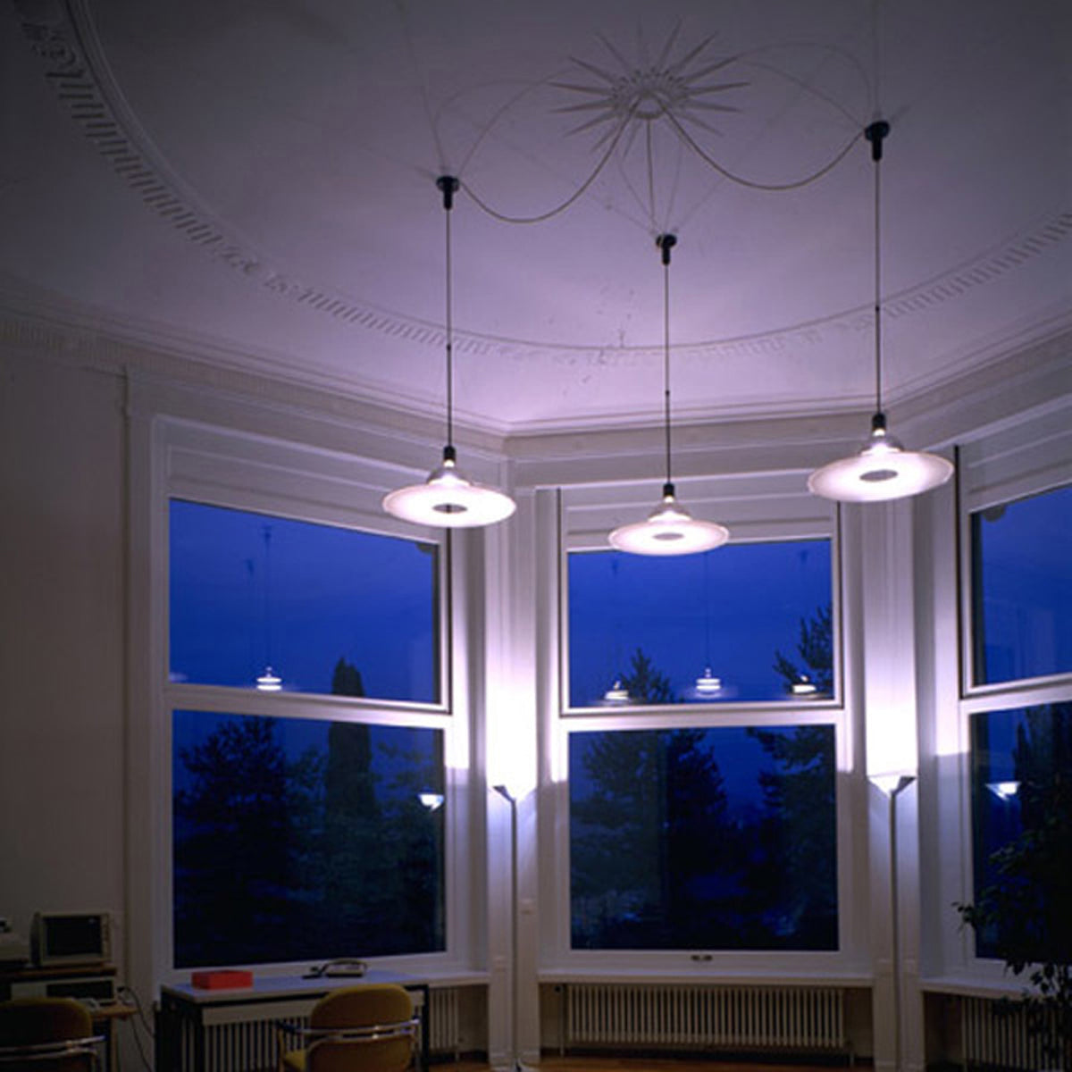 Frisbi Plastic and steel Pendant Lighting in Various Colors