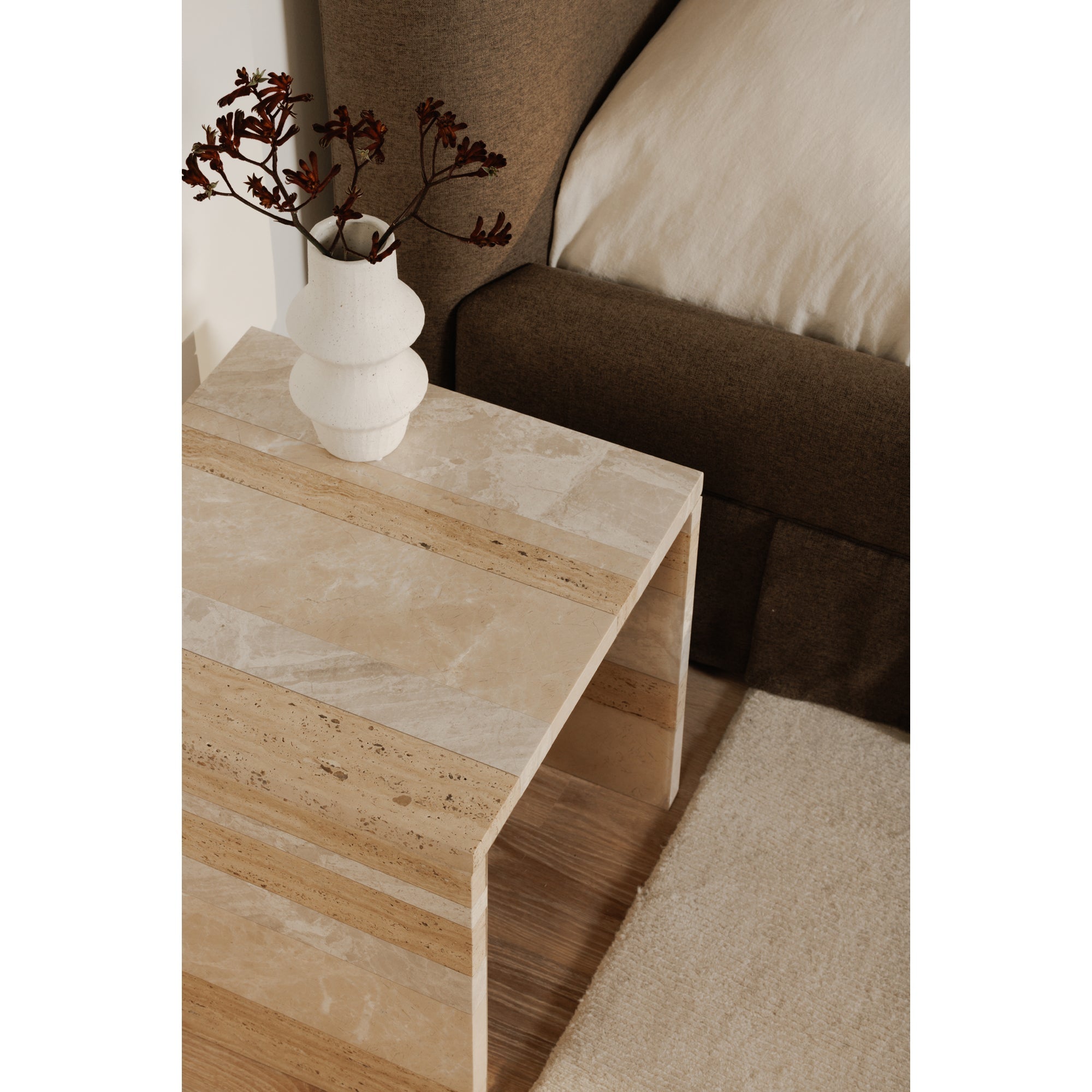 Rosa Accent Table Moes Home Collection Mhc Gz 1181 37 0 18