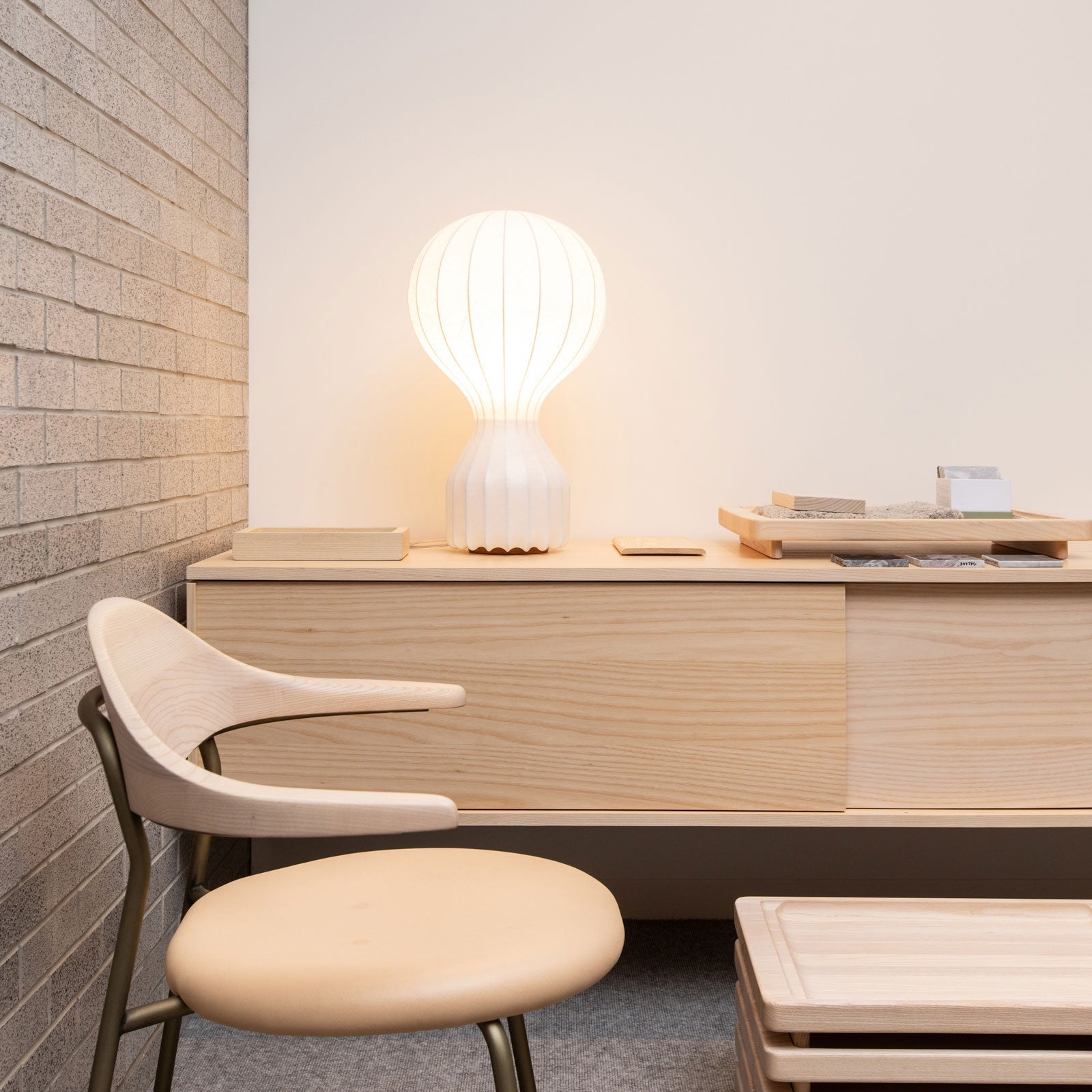 Gatto Cocoon resin White Table Lighting