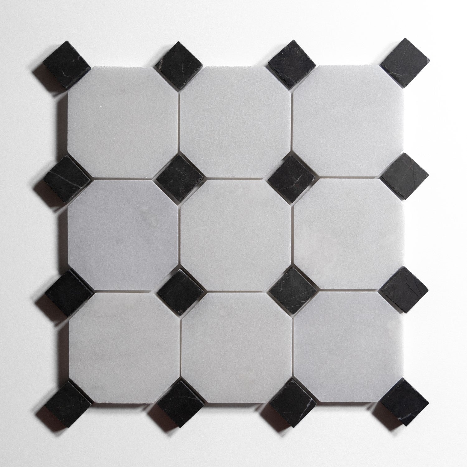 Glacier White Accent Nero St. Gabriel Tile Sample