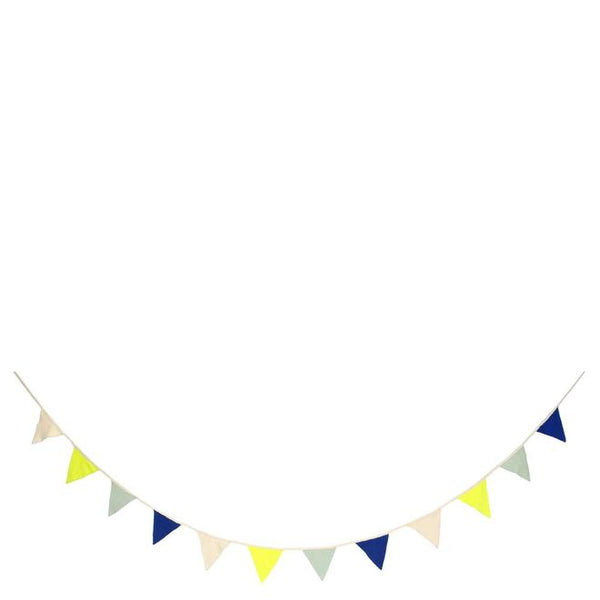 blue knitted flag garland by meri meri 1