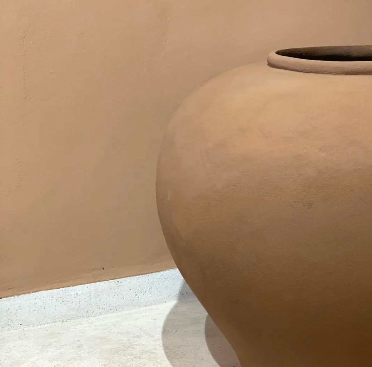 Grand Outdoor Resin Vessel Moon Garden 15