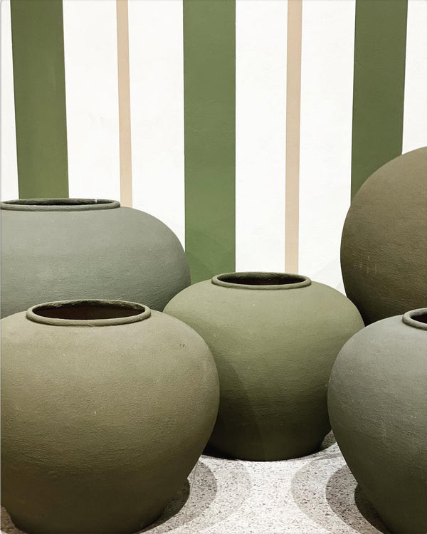 Grand Outdoor Resin Vessel Moon Garden 16