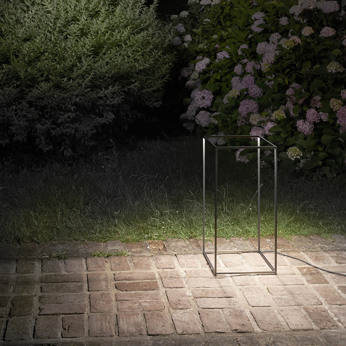 Ipnos Aluminum Floor Lighting in Various Colors