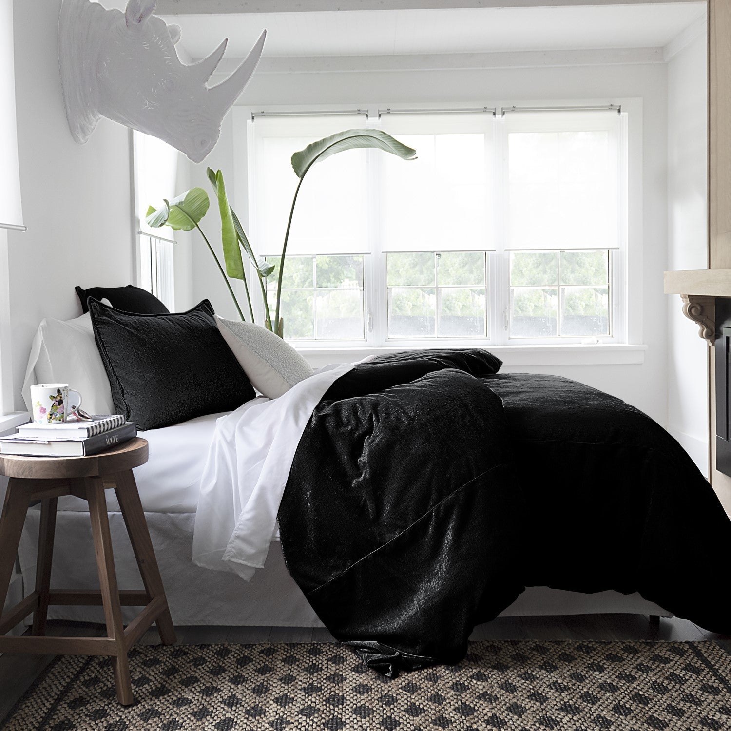 Juno Velvet Black Bedding 6