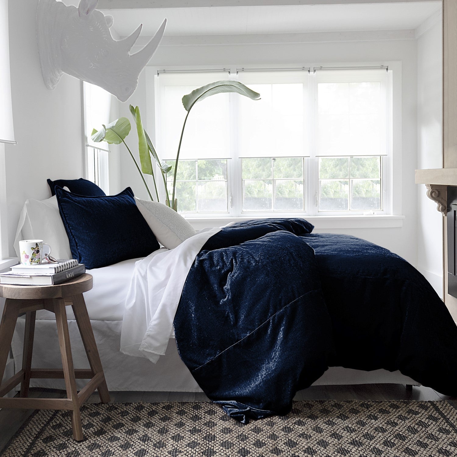 Juno Velvet Navy Bedding 6