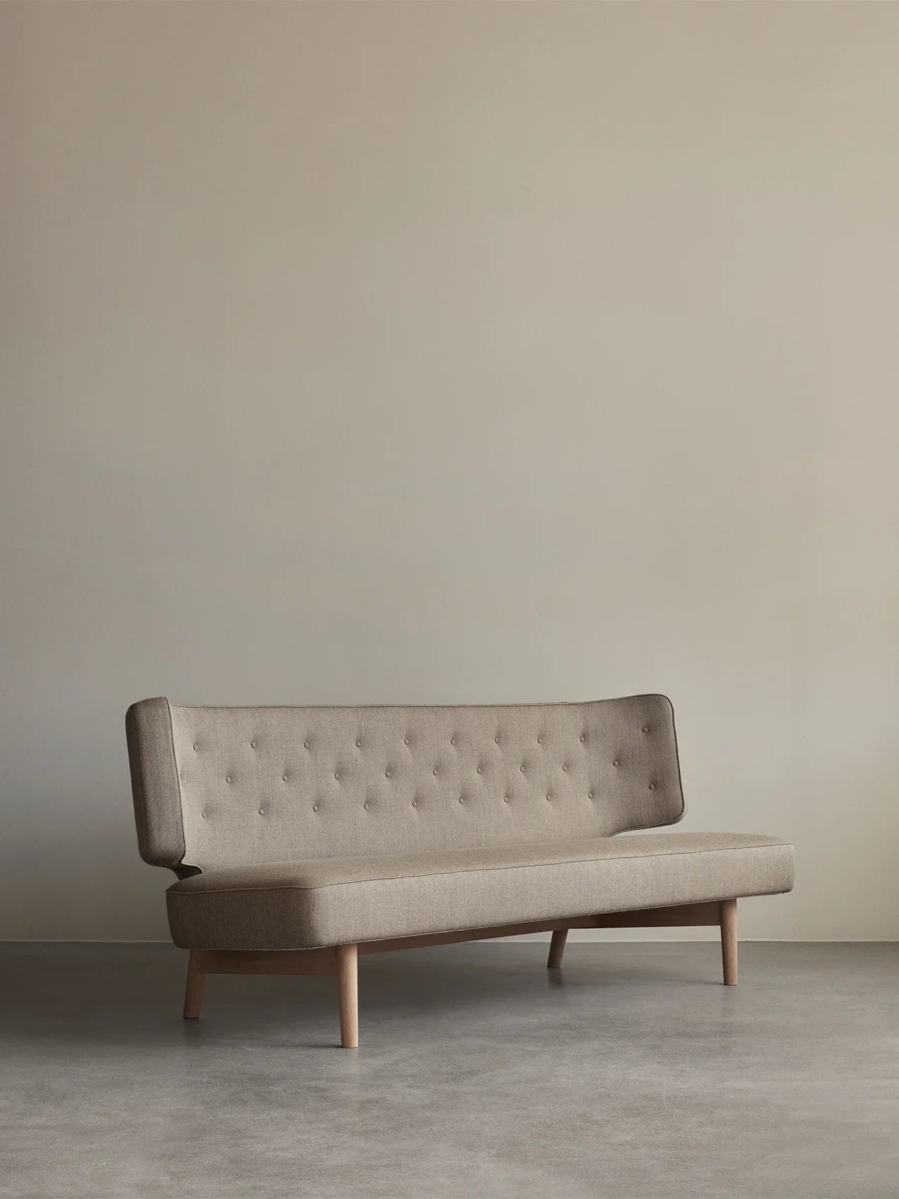 Radiohus Sofa Audo Copenhagen 71168 006124 37