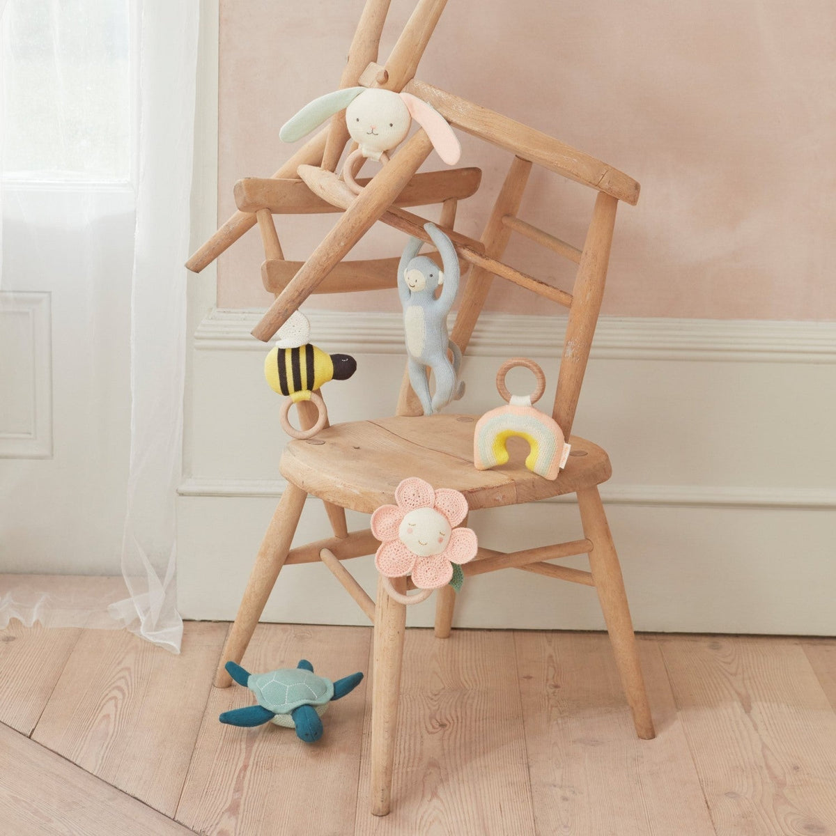 peach daisy baby rattle by meri meri mm 204113 1