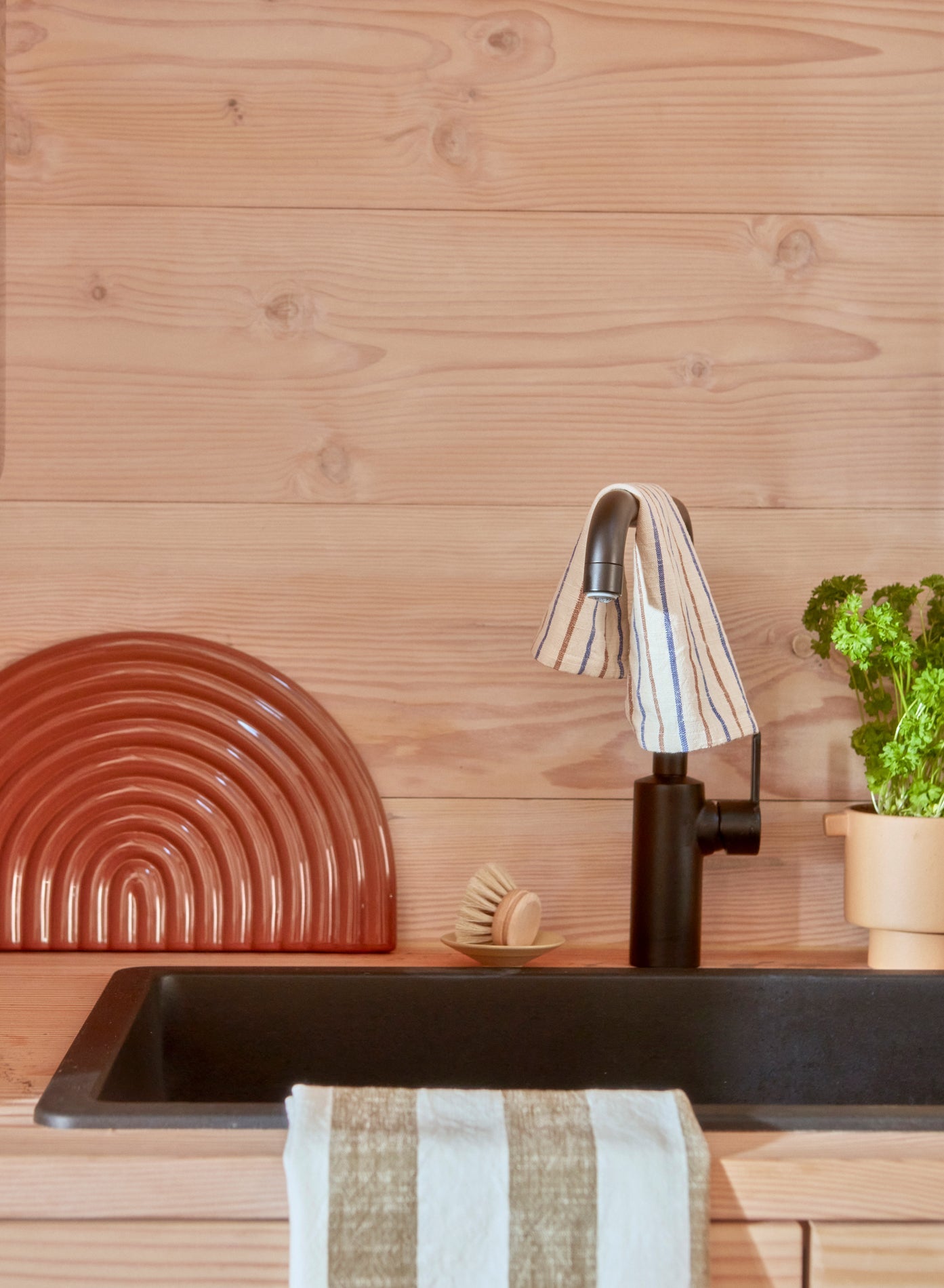 ceramic rainbow tray by oyoy 13