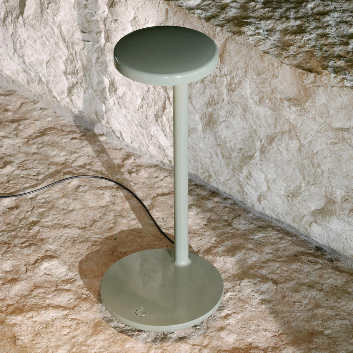 Oblique Die cast aluminium Table Lighting in Various Colors