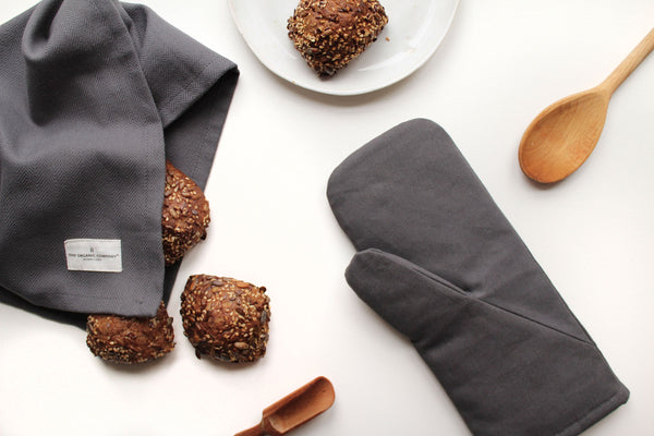 oven mitts in multiple colors and sizes design by the organic company 10