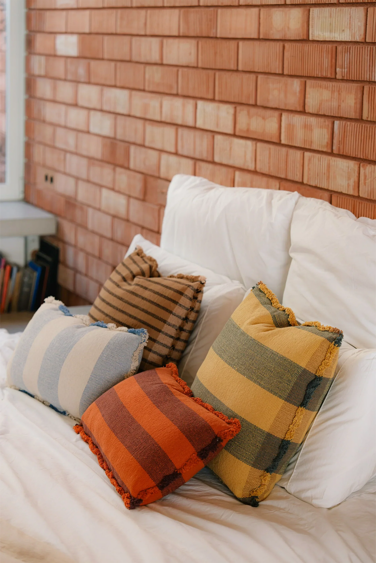 Color On Lines Cushion Lorena Canals Hl Sc Lbl R 27