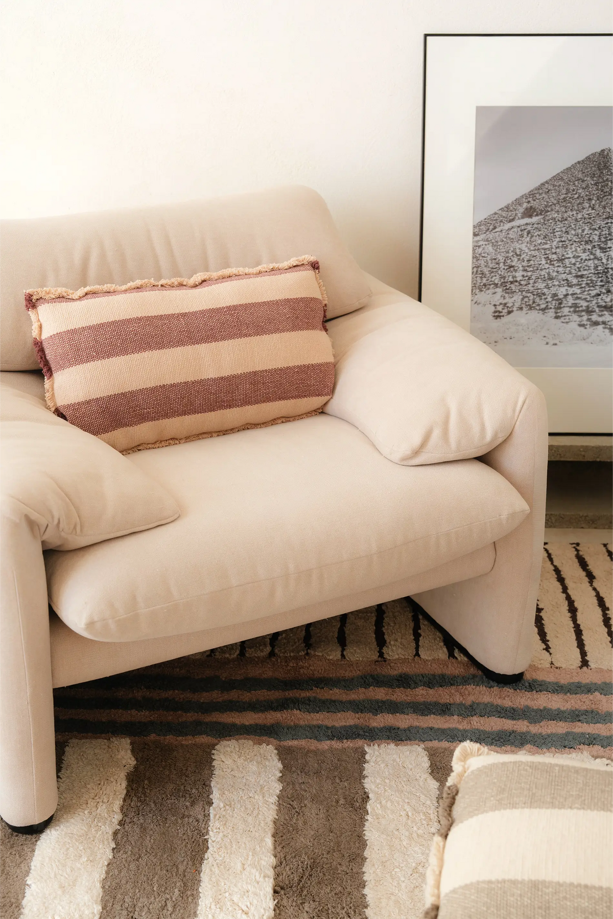 Color On Lines Cushion Lorena Canals Hl Sc Lbl R 30