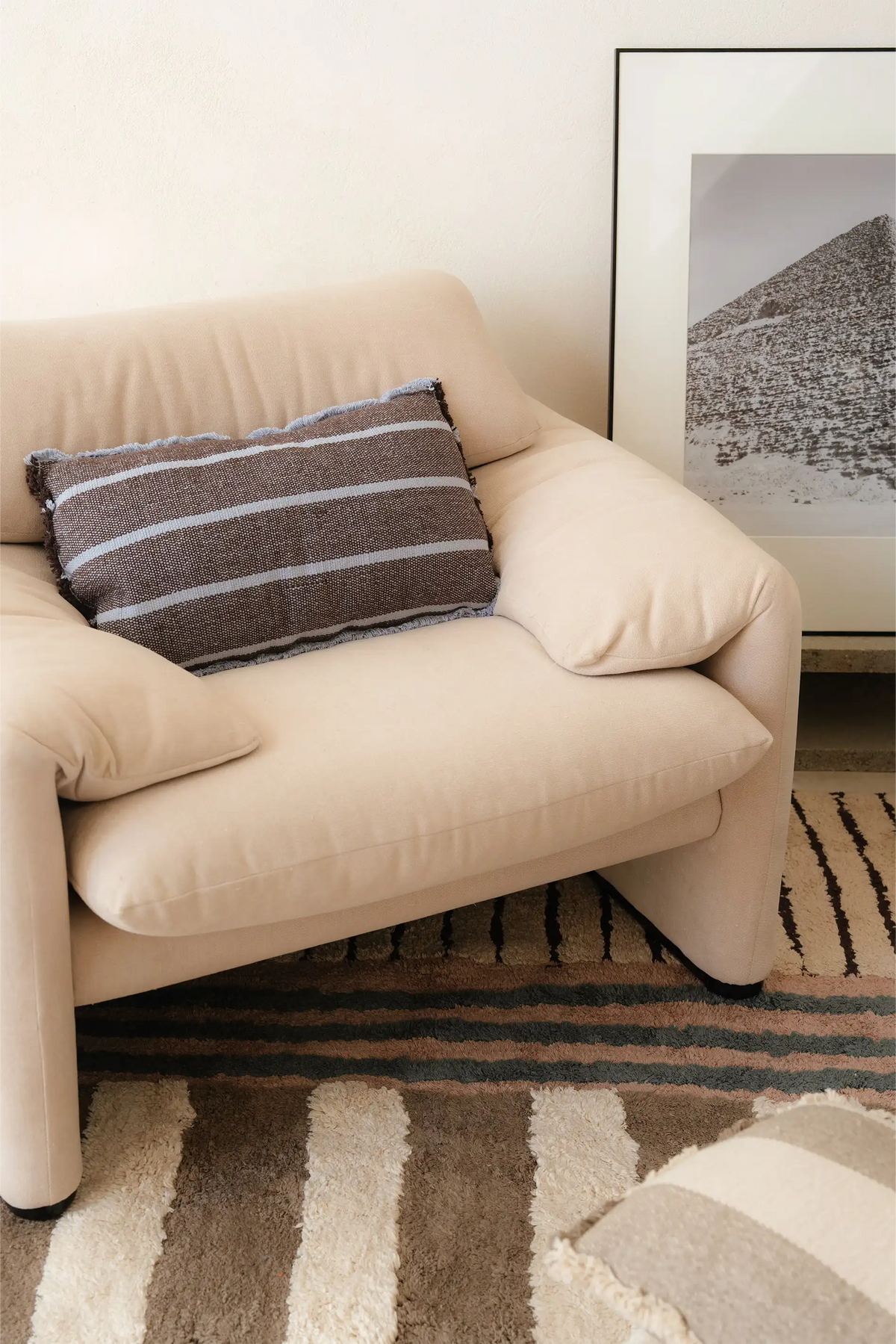 Color On Lines Cushion Lorena Canals Hl Sc Lbl R 31