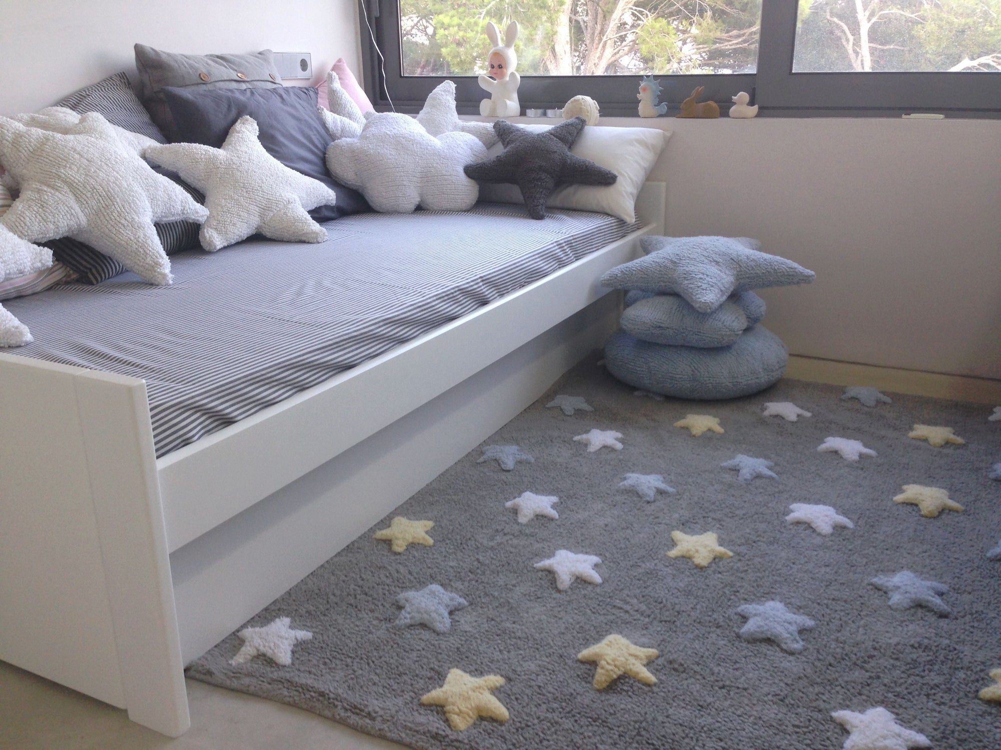 Cloud Cushion in White design by Lorena Canals