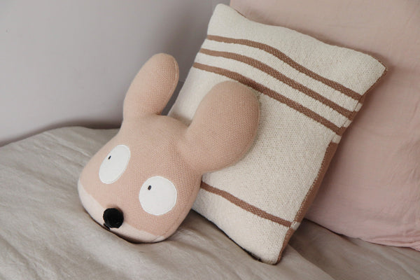 knitted cushion duetto by lorena canals sc duetto olv 22