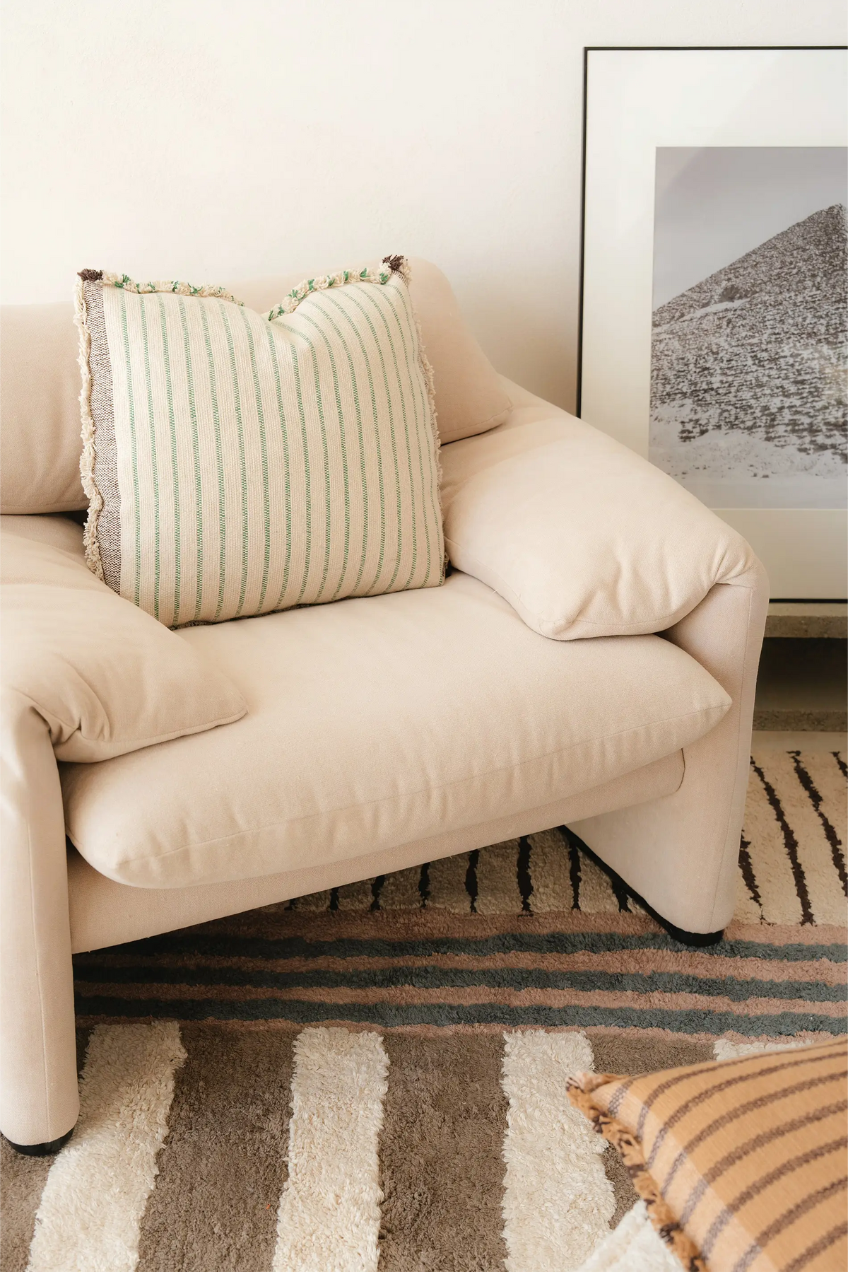 Color On Lines Cushion Lorena Canals Hl Sc Lbl R 40
