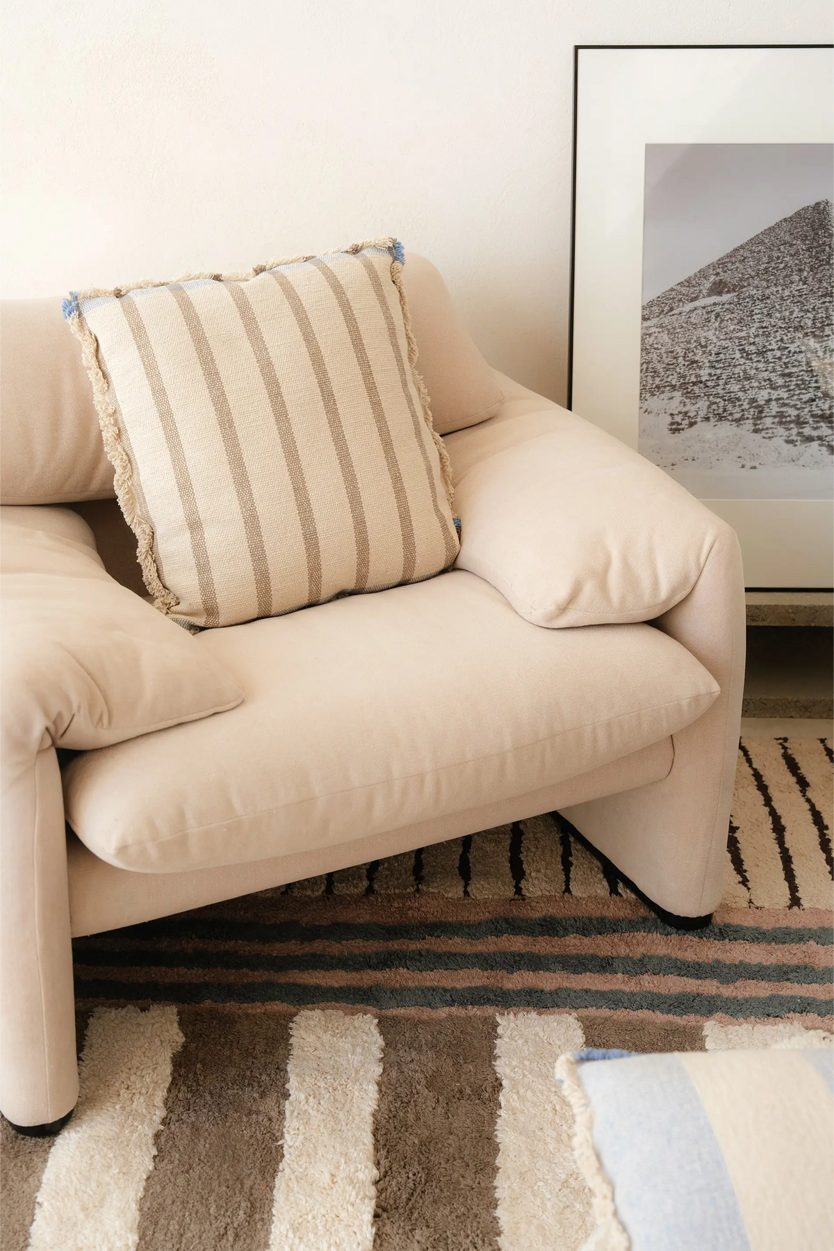 Color On Lines Cushion Lorena Canals Hl Sc Lbl R 38