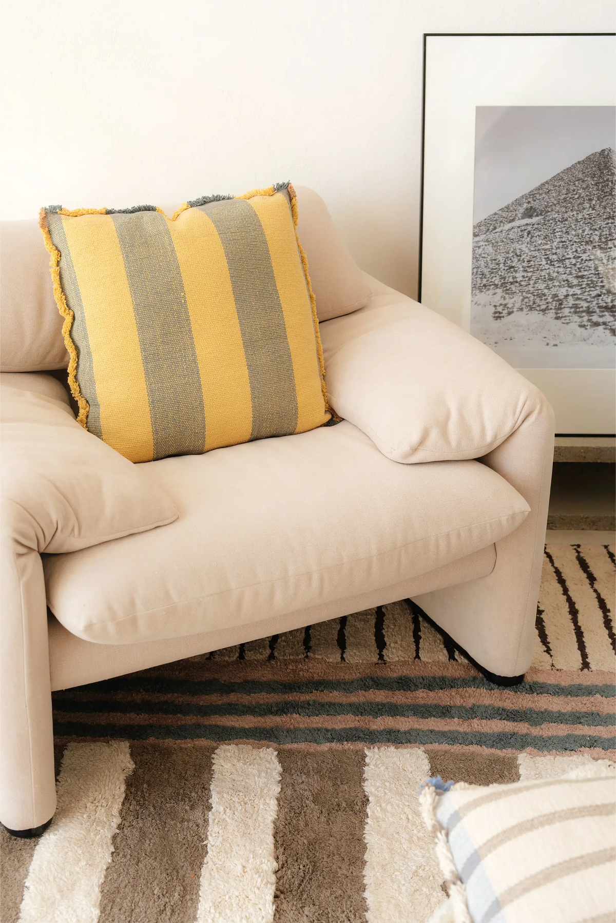 Color On Lines Cushion Lorena Canals Hl Sc Lbl R 45