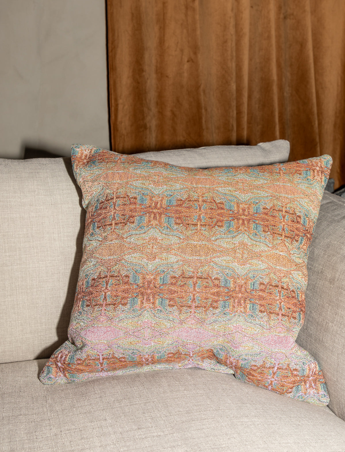 Ompas Pillow
